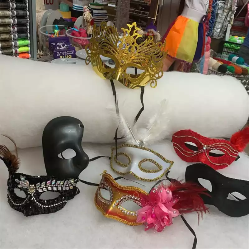 Acessórios para o Carnaval em Juiz de Fora: Casa Combate Jf